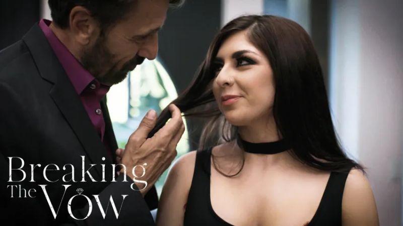 熟男撑开她粉嫩直捣深处